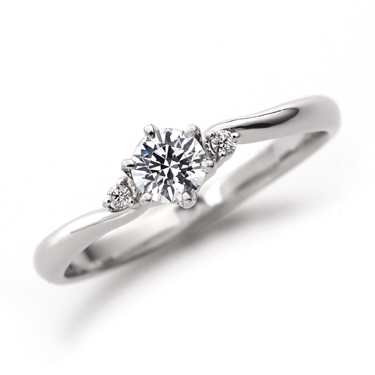 "AGLOBE JAPAN's Promise Ring bridal ring with lab-grown diamond in Wave design.
Platinum900 engagement ring with simple,standard and casual texture."