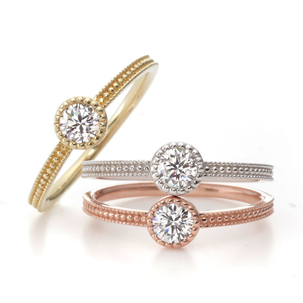"AGLOBE JAPAN's cherluv bridal ring with lab-grown diamond in Straight design.
K18 pink gold（rose gold）,K18 Yellow Gold and K18 White Gold engagement ring with antique and European texture.
Straight type Milled rings."