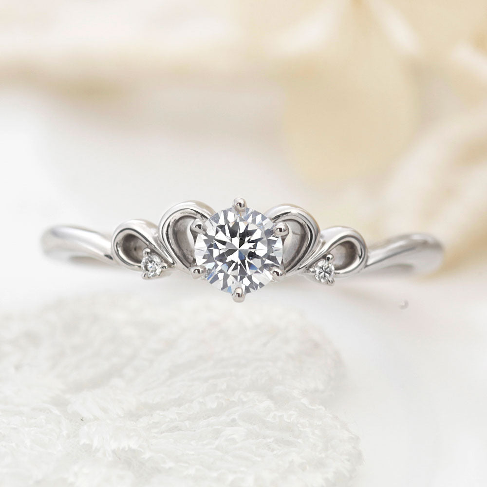 〈CALME〉Heart-like Platinum Engagement ring with 0.30ct lab diamond & N ...