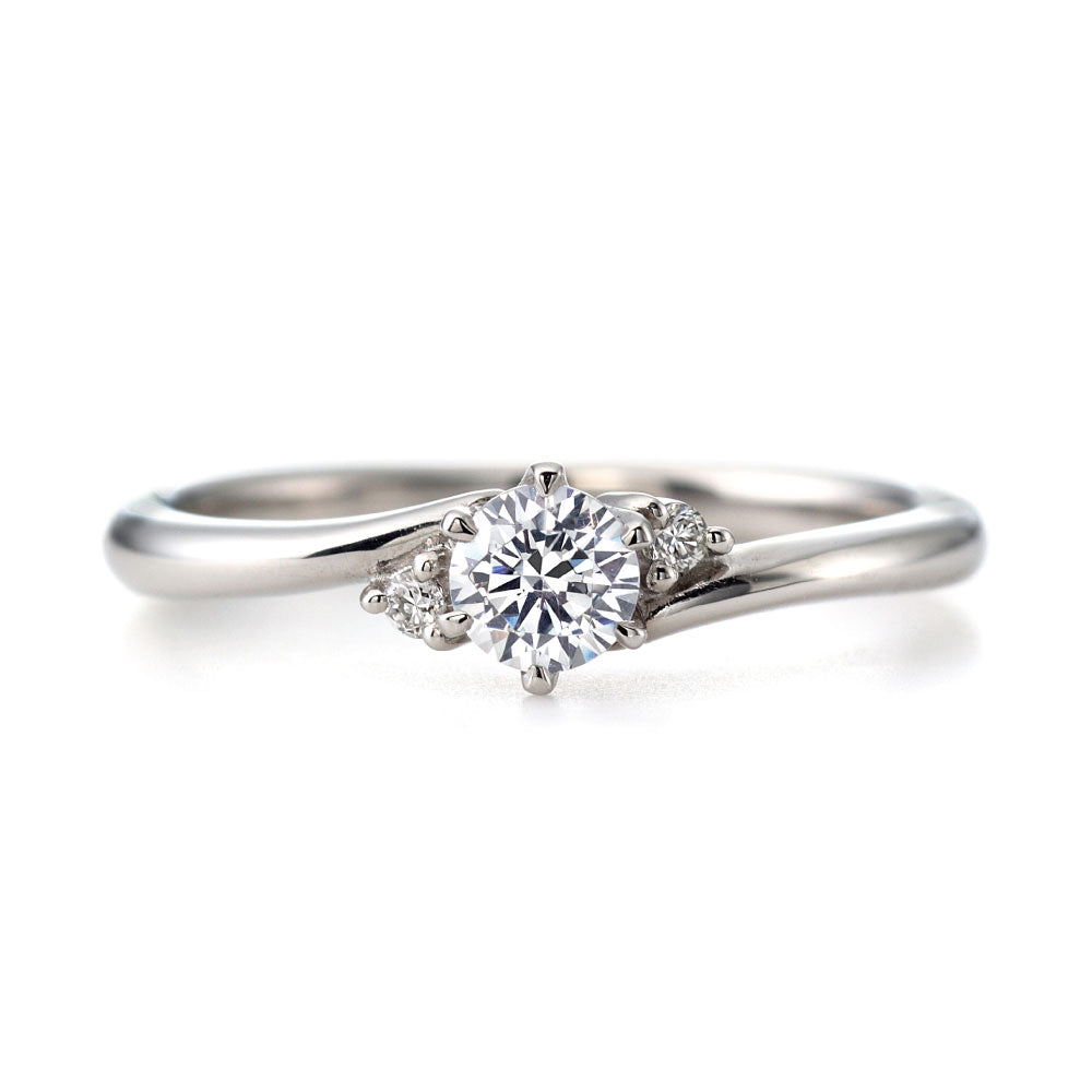 "AGLOBE JAPAN's vivage bridal ring with lab-grown diamond in wave design.
Platinum900 engagement ring with Simple,standard and European texture."