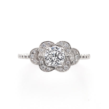 "AGLOBE JAPAN's ECTURO bridal ring with lab-grown diamond in straight design.
Platinum900 engagement ring with antique and luxurytexture."