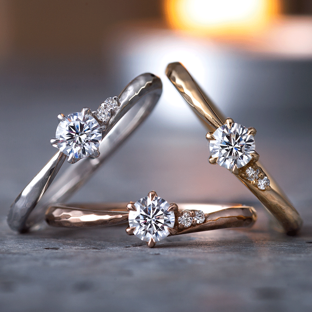 〈Glanz〉Hammered K18 gold engagement ring with 0.30ct lab diamond & 0.01ct natural diamonds