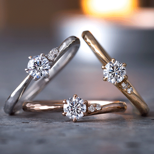 〈Glanz〉Hammered K18 gold engagement ring with 0.30ct lab diamond & 0.01ct natural diamonds