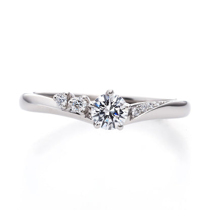 "AGLOBE JAPAN's ironoha bridal ring with lab-grown diamond in wave design.
Platinum900 engagement ring with Japanesestyle,Standard and simple texture.
"