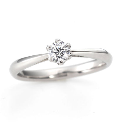 "AGLOBE JAPAN's cherluv bridal ring with lab-grown diamond in Straight design.
K18 pink gold（rose gold）,K18 Yellow Gold and K18 White Gold engagement ring with antique and European texture."