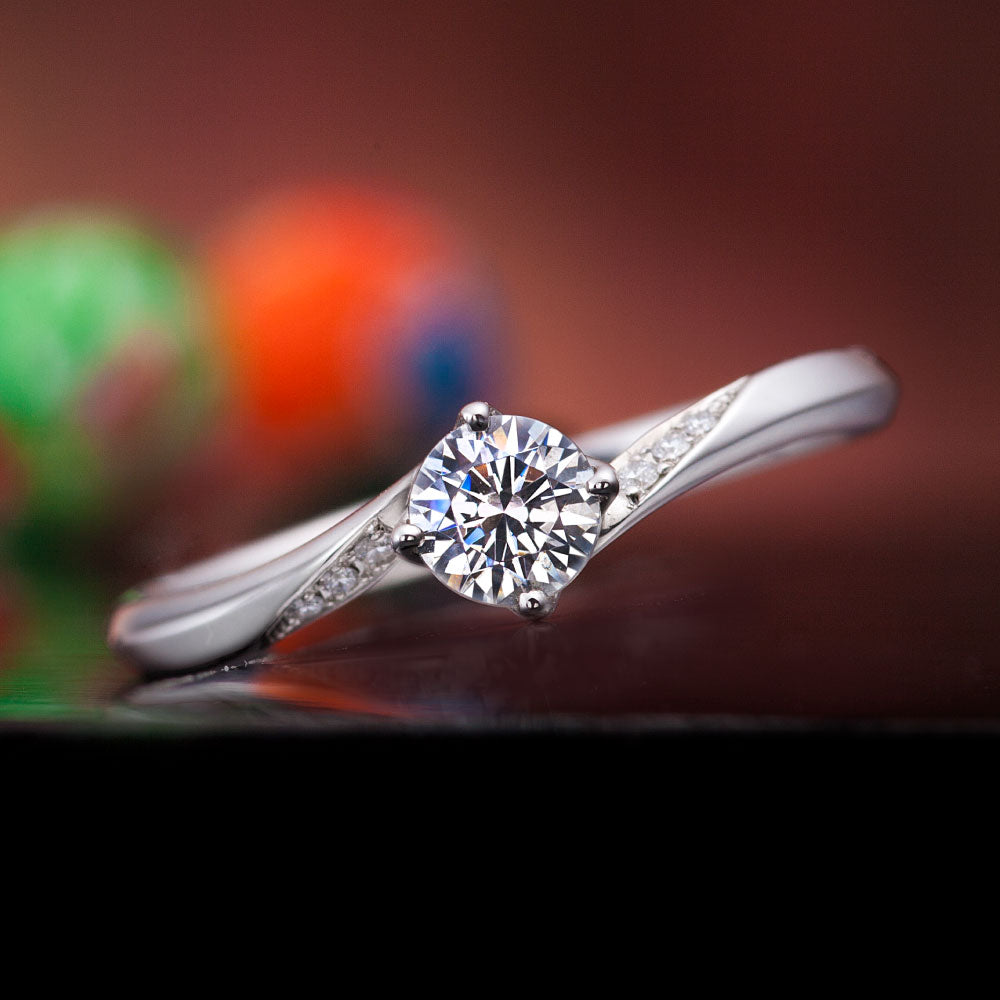 "AGLOBE JAPAN's ironoha bridal ring with lab-grown diamond in wave design.
Platinum900 engagement ring with Japanesestyle,Standard and simple texture.
"