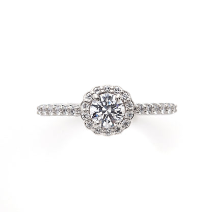 "AGLOBE JAPAN's ECTURO bridal ring with lab-grown diamond in straight design.
Platinum900 engagement ring with antique and luxurytexture."
