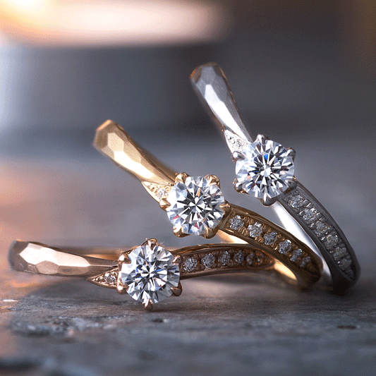 "AGLOBE JAPAN's neuspur bridal ring with lab-grown diamond in Wave design.
K18 White Gold , K18 pink gold（rose gold）and K18 Yellow Gold engagement ring with casual and unique texture.
Shape processing is applied to the ring surface.
"