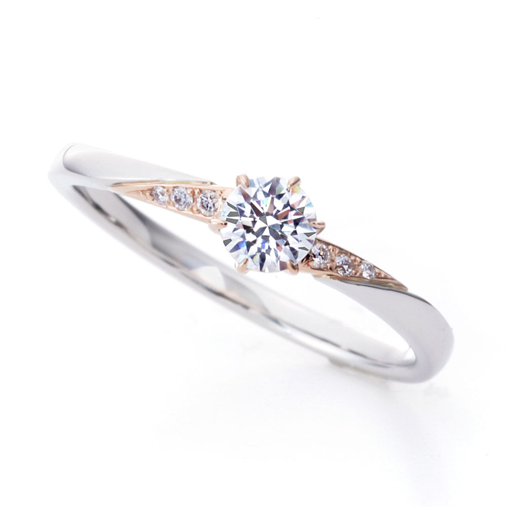 "AGLOBE JAPAN's Amour Amulet bridal ring with lab-grown diamond in wave design.
Combination engagement ring with antique  and European texture.
Combination engagement ring in platinum and K18 pink gold（rose gold）."