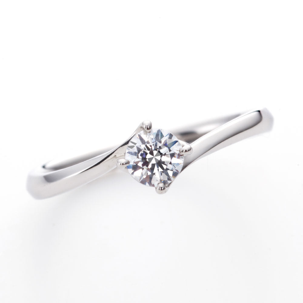 "AGLOBE JAPAN's ironoha bridal ring with lab-grown diamond in wave design.
Platinum900 engagement ring with Japanesestyle,Standard and simple texture.
"