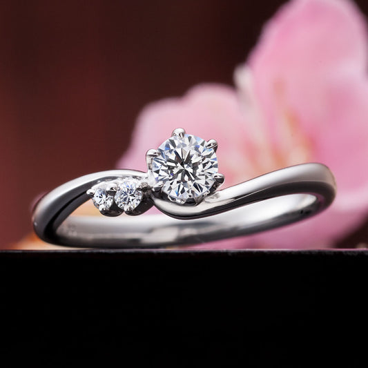 "AGLOBE JAPAN's ironoha bridal ring with lab-grown diamond in V-shape design.
Platinum900 engagement ring with Japanesestyle,Standard and simple texture.
"