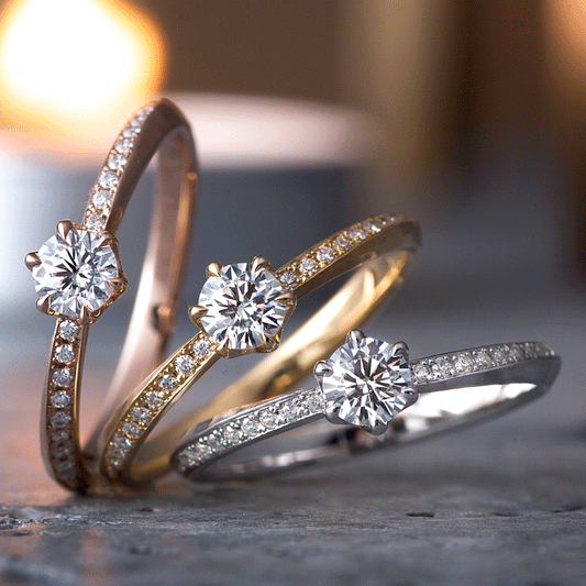 "AGLOBE JAPAN's neuspur bridal ring with lab-grown diamond in Straight design.
K18 White Gold , K18 pink gold（rose gold）and K18 Yellow Gold engagement ring with casual and unique texture.
Shape processing is applied to the ring surface.
"