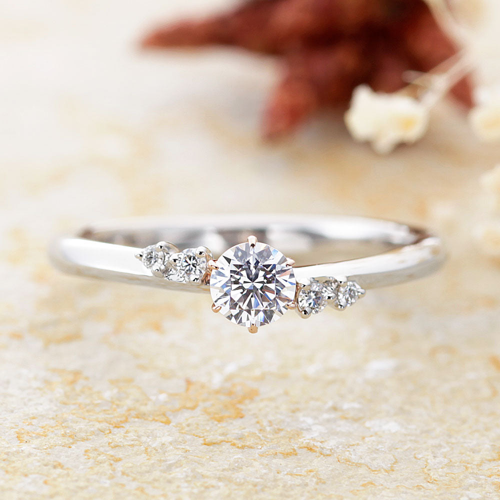 "AGLOBE JAPAN's Amour Amulet bridal ring with lab-grown diamond in wave design.
Combination engagement ring with antique  and European texture.
Combination engagement ring in platinum and K18 pink gold（rose gold）."