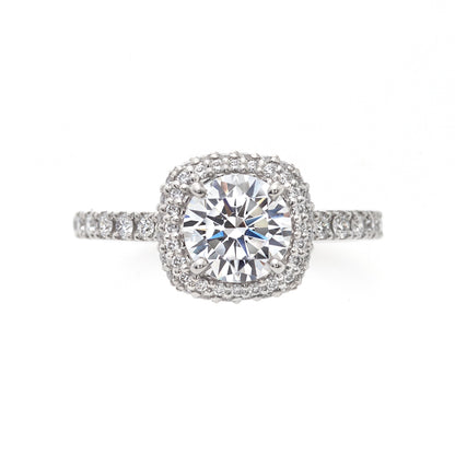 "AGLOBE JAPAN's ECTURO bridal ring with lab-grown diamond in straight design.
Platinum900 engagement ring with antique and luxurytexture."