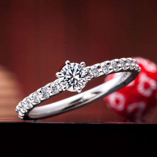 "AGLOBE JAPAN's ironoha bridal ring with lab-grown diamond in Straight design.
Platinum900 engagement ring with Japanesestyle,Standard and simple texture.
Straight type diamond eternity ring"