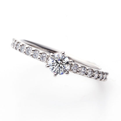 "AGLOBE JAPAN's ironoha bridal ring with lab-grown diamond in Straight design.
Platinum900 engagement ring with Japanesestyle,Standard and simple texture.
Straight type diamond eternity ring"