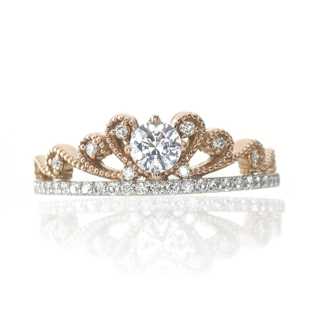 "AGLOBE JAPAN's milk and strawberry bridal ring with lab-grown diamond in Straight design.
Platinum900 engagement ring with cute,simple and standard texture."