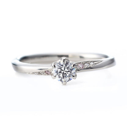 "AGLOBE JAPAN's milk and strawberry bridal ring with lab-grown diamond in Wave design.
Platinum900 engagement ring with cute,simple and standard texture.
Natural and rare pink diamond set in wedding ring."