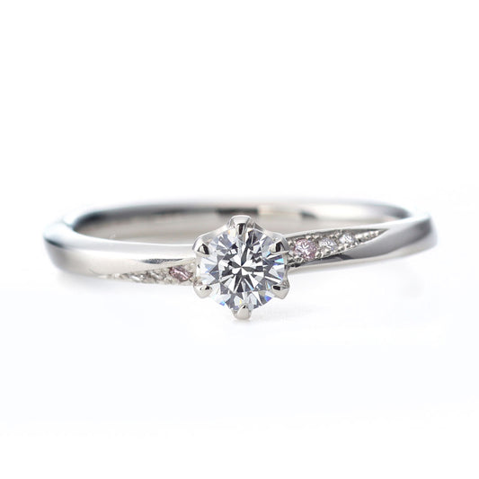 "AGLOBE JAPAN's milk and strawberry bridal ring with lab-grown diamond in Wave design.
Platinum900 engagement ring with cute,simple and standard texture.
Natural and rare pink diamond set in wedding ring."