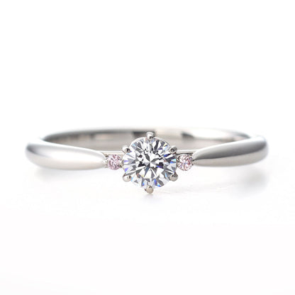"AGLOBE JAPAN's milk and strawberry bridal ring with lab-grown diamond in Straight design.
Platinum900 engagement ring with cute,simple and standard texture.
Natural and rare pink diamond set in wedding ring."