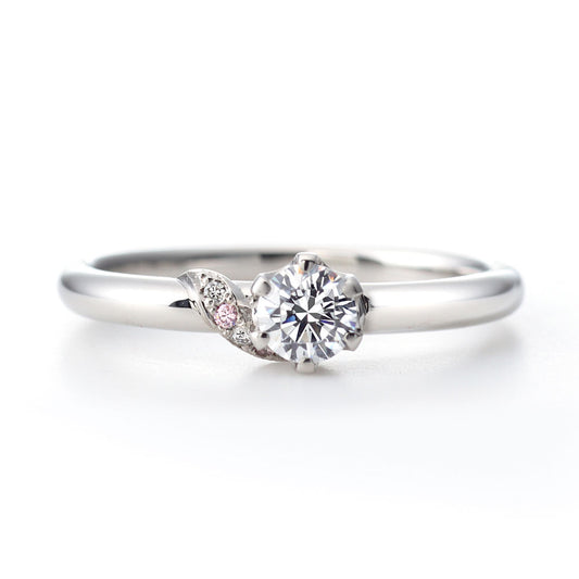 "AGLOBE JAPAN's milk and strawberry bridal ring with lab-grown diamond in Straight design.
Platinum900 engagement ring with cute,simple and standard texture.
Natural and rare pink diamond set in wedding ring."