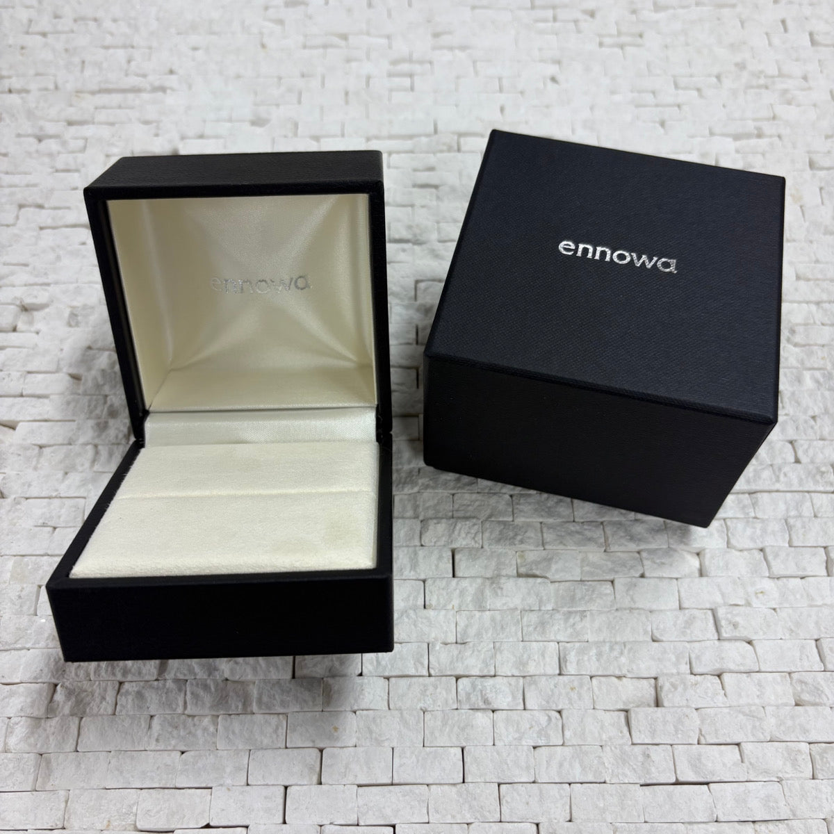 Original AGLOBE JAPAN branded ring box（image of jewelry case） with logo for engagement or wedding ring（wedding bands） gift packaging