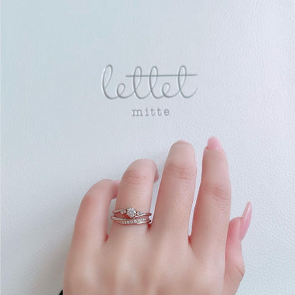 Lab-grown diamond engagement ring and wedding band （wedding ring）worn together