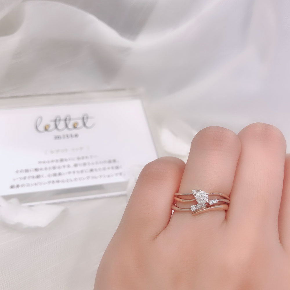 Lab-grown diamond engagement ring and wedding band （wedding ring）worn together