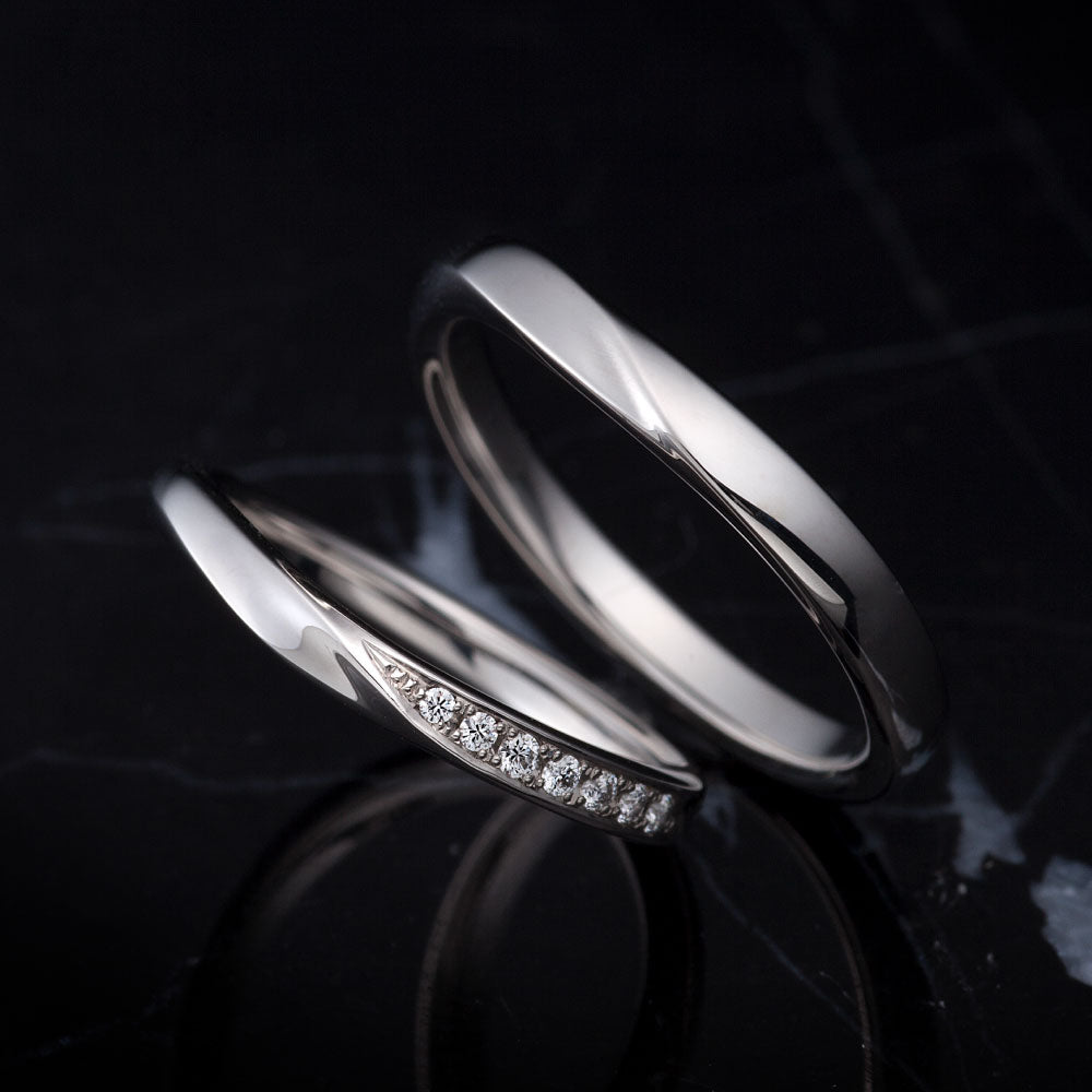 "antique and luxury wedding ring （wedding band,marriage ring）from the Aglobe japan's ECTURO collection.
Platinum900 wedding ring （wedding band,marriage ring） with unique and European texture."