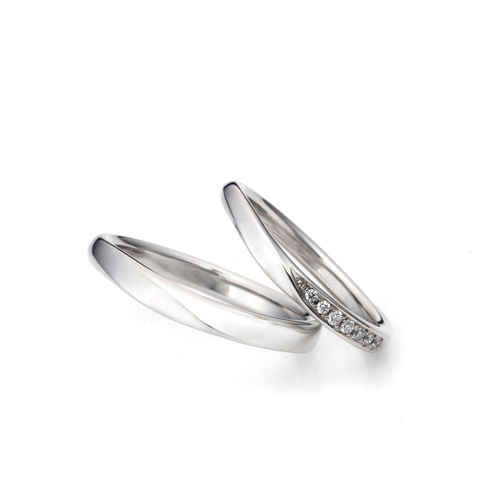 "antique and luxury wedding ring （wedding band,marriage ring）from the Aglobe japan's ECTURO collection.
Platinum900 wedding ring （wedding band,marriage ring） with unique and European texture."