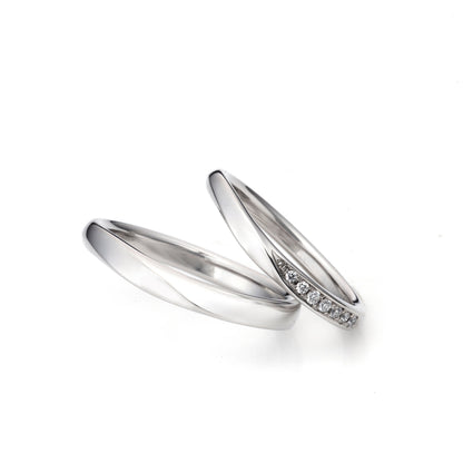 "antique and luxury wedding ring （wedding band,marriage ring）from the Aglobe japan's ECTURO collection.
Platinum900 wedding ring （wedding band,marriage ring） with unique and European texture."