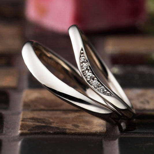 "simple and standard wedding ring （wedding band,marriage ring）from the Aglobe japan's paveochocolat collection.
Platinum900 wedding ring （wedding band,marriage ring） with luxury and European texture.
"