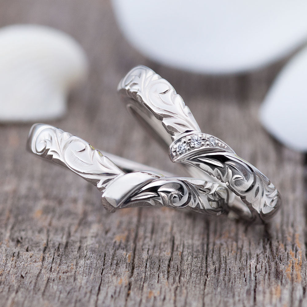 "casual and Hawaiian wedding ring （wedding band,marriage ring）from the Aglobe japan's mauoli collection.
K18 White Gold wedding ring （wedding band,marriage ring） with unique texture.
Hawaiian gold wedding band with KAILUA engraving and vintage finish."