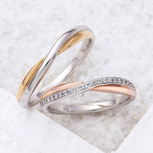 "cute,unique and European wedding ring （wedding band,marriage ring）from the Aglobe japan's lettet mitte collection.
Combination marriage ring（wedding ring,wedding band） in platinum and K18 pink gold.
Combination wedding ring （wedding band,marriage ring） with simple and standard texture.
"