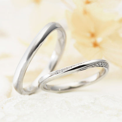 "Simple,standard and European wedding ring （wedding band,marriage ring）from the Aglobe japan's vivage collection.
Platinum900 wedding ring （wedding band,marriage ring） with Simple and European texture.
Rings with surface treatment.
"