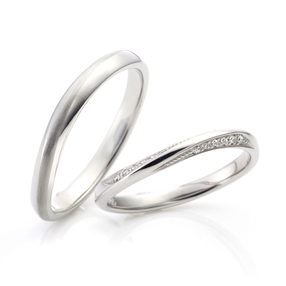 "Simple,standard and European wedding ring （wedding band,marriage ring）from the Aglobe japan's vivage collection.
Platinum900 wedding ring （wedding band,marriage ring） with Simple and European texture.
Rings with surface treatment.
"