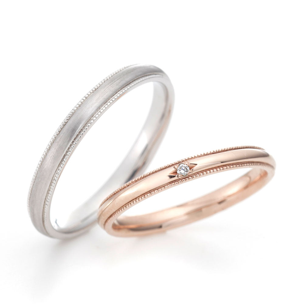 "antique and European wedding ring （wedding band,marriage ring）from the Aglobe japan's cherluv collection.
Platinum900 and K18 Pink Gold（rose gold） wedding ring （wedding band,marriage ring） with luxury texture.
Straight type Milled rings.
Rings with surface treatment."