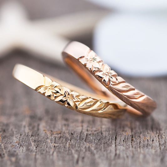 "casual and Hawaiian wedding ring （wedding band,marriage ring）from the Aglobe japan's mauoli collection.
K18 Yellow Gold and K18 Pink Gold（rose gold） wedding ring （wedding band,marriage ring） with unique texture.
Hawaiian gold wedding band with ALOHILANI engraving and vintage finish.

"