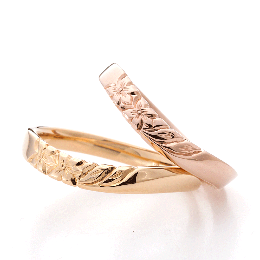 "casual and Hawaiian wedding ring （wedding band,marriage ring）from the Aglobe japan's mauoli collection.
K18 Yellow Gold and K18 Pink Gold（rose gold） wedding ring （wedding band,marriage ring） with unique texture.
Hawaiian gold wedding band with ALOHILANI engraving and vintage finish.

"