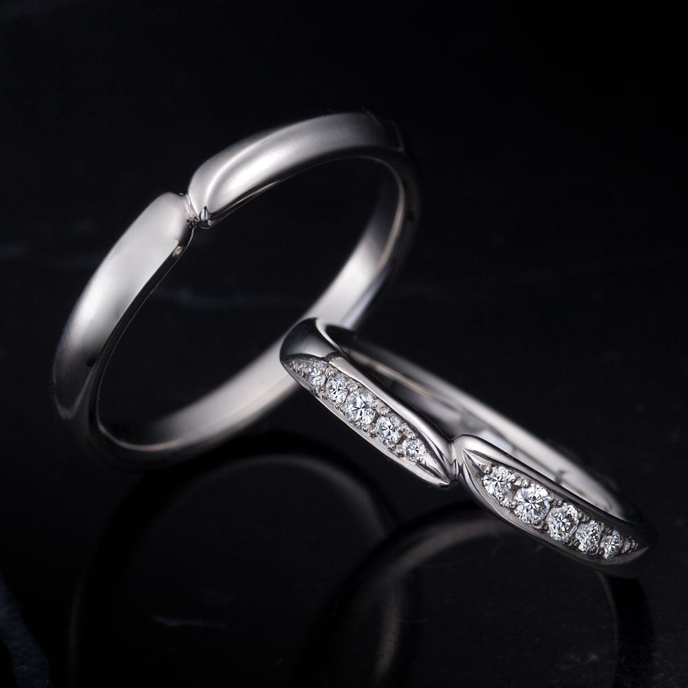 "antique and luxury wedding ring （wedding band,marriage ring）from the Aglobe japan's ECTURO collection.
Platinum900 wedding ring （wedding band,marriage ring） with unique and European texture."