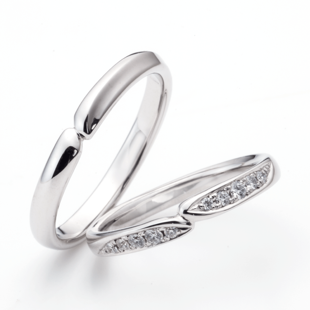 "antique and luxury wedding ring （wedding band,marriage ring）from the Aglobe japan's ECTURO collection.
Platinum900 wedding ring （wedding band,marriage ring） with unique and European texture."