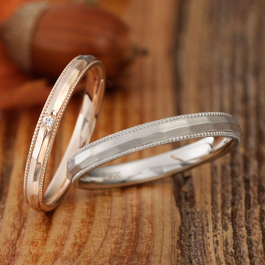 "casual wedding ring （wedding band,marriage ring）from the Aglobe japan's baum collection.
K18 pink gold（rose gold）and Platinum900 wedding ring （wedding band,marriage ring） with simple.natural and unique texture.
Straight type Milled rings.Rings with surface treatment.Rings with hammered finish."