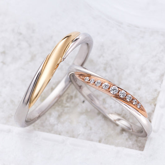 "cute,unique and European wedding ring （wedding band,marriage ring）from the Aglobe japan's lettet mitte collection.
Combination marriage ring（wedding ring,wedding band） in platinum and K18 pink gold.
Combination wedding ring （wedding band,marriage ring） with simple and standard texture.
"
