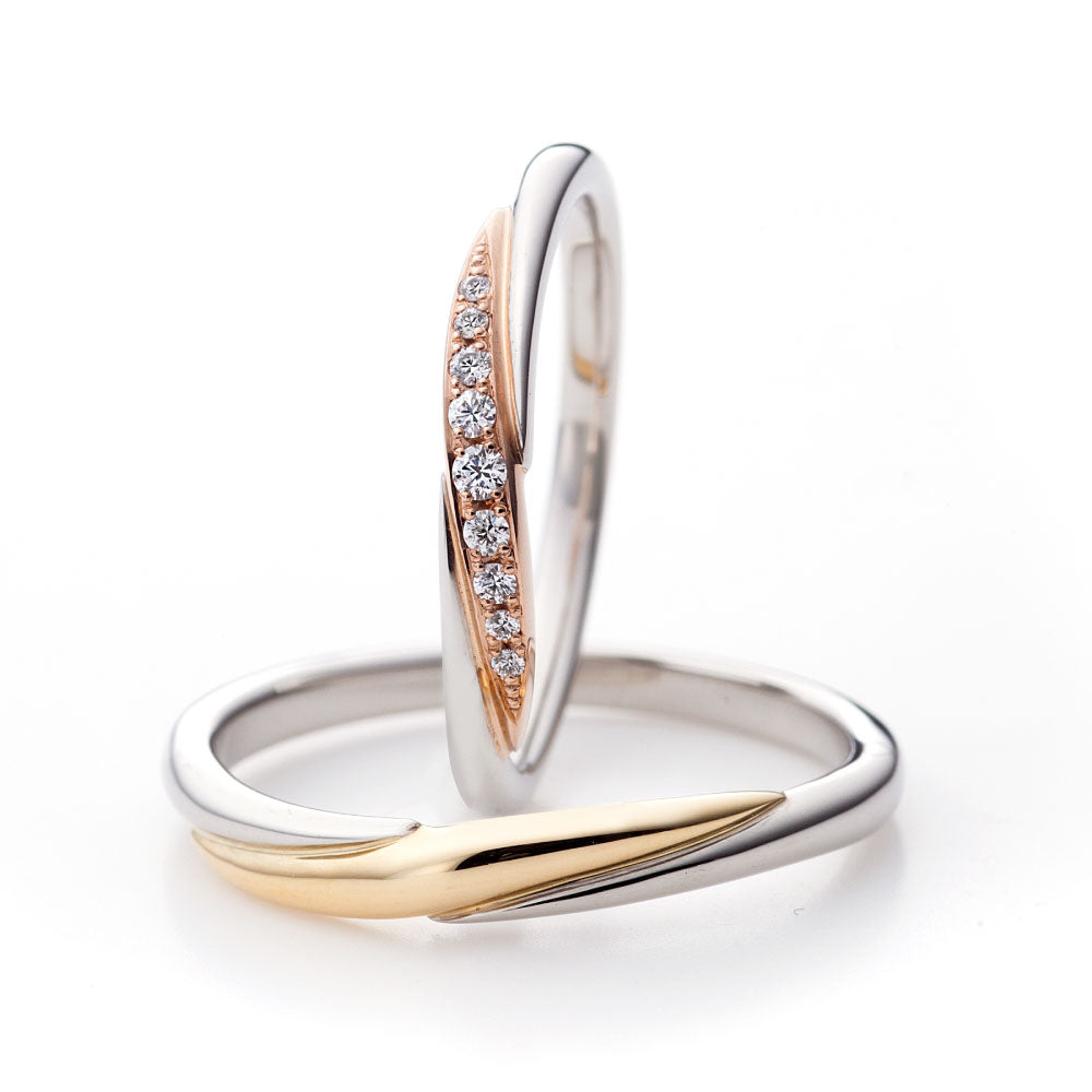 "cute,unique and European wedding ring （wedding band,marriage ring）from the Aglobe japan's lettet mitte collection.
Combination marriage ring（wedding ring,wedding band） in platinum and K18 pink gold.
Combination wedding ring （wedding band,marriage ring） with simple and standard texture.
"