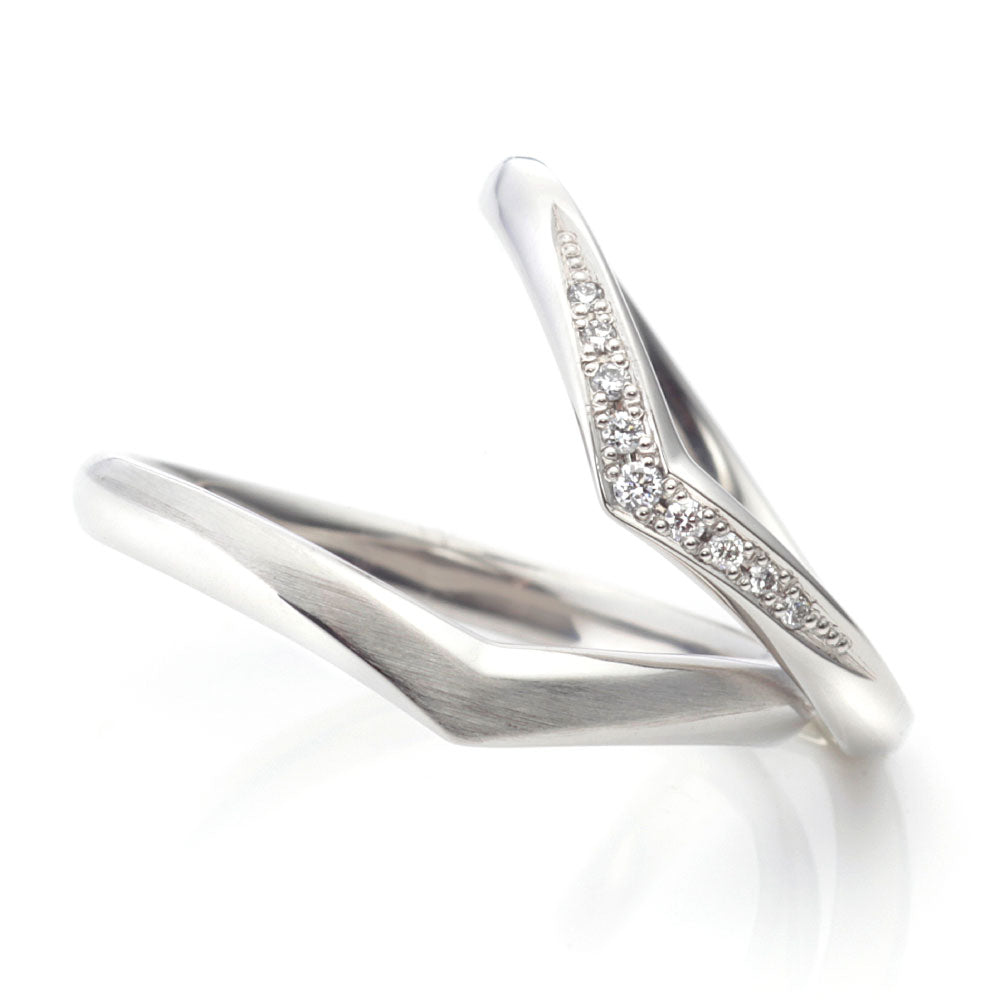 "Simple,standard and European wedding ring （wedding band,marriage ring）from the Aglobe japan's vivage collection.
Platinum900 wedding ring （wedding band,marriage ring） with Simple and European texture.
Rings with surface treatment.
"