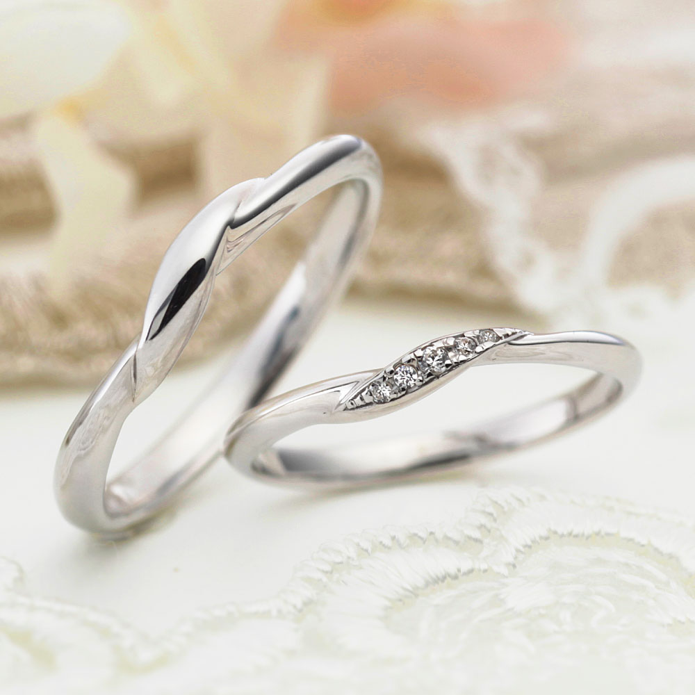 "Simple,standard and European wedding ring （wedding band,marriage ring）from the Aglobe japan's vivage collection.
Platinum900 wedding ring （wedding band,marriage ring） with Simple and European texture.
"