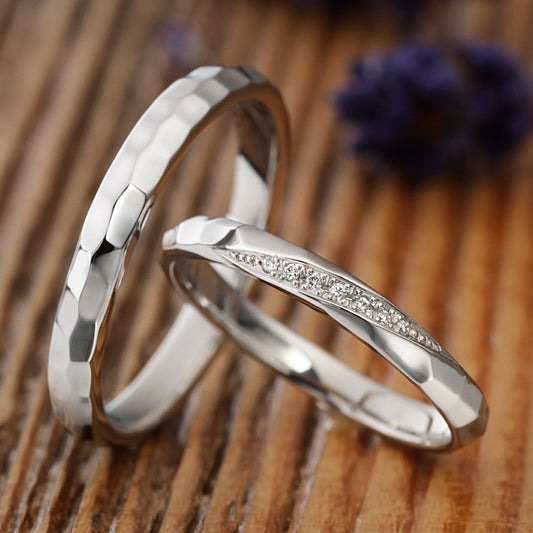 "casual wedding ring （wedding band,marriage ring）from the Aglobe japan's baum collection.
Platinum900 wedding ring （wedding band,marriage ring） with simple.natural and unique texture.
Rings with hammered finish."