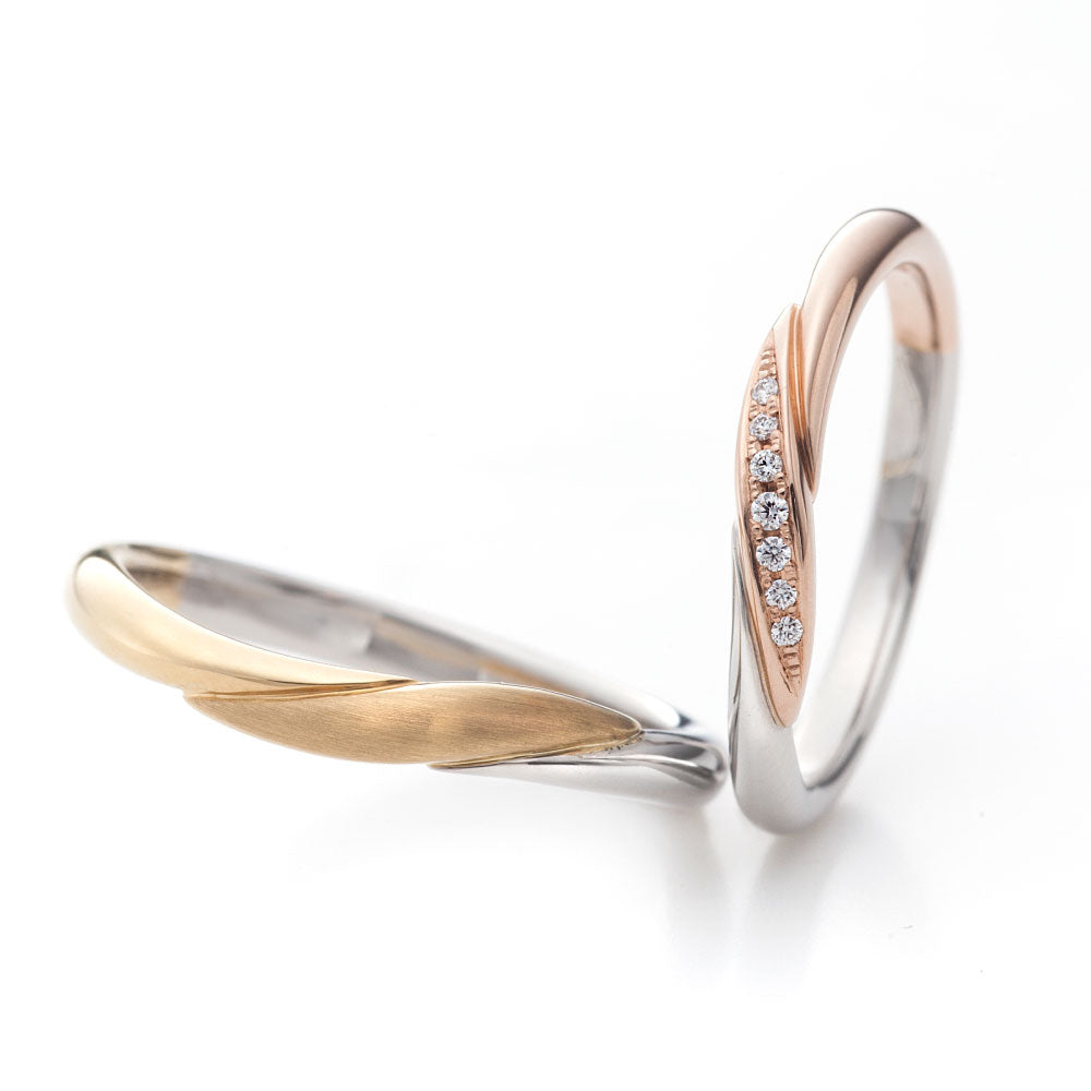 "standard wedding ring （wedding band,marriage ring）from the Aglobe japan's Stel Giurare collection.
Combination marriage ring（wedding ring,wedding band） in platinum and K18 pink gold （K18 Yellow Gold）.
Combination wedding ring （wedding band,marriage ring） with luxury and European texture.
Rings with surface treatment."