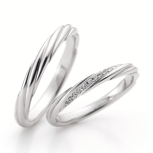 "antique and luxury wedding ring （wedding band,marriage ring）from the Aglobe japan's ECTURO collection.
Platinum900 wedding ring （wedding band,marriage ring） with unique and European texture."