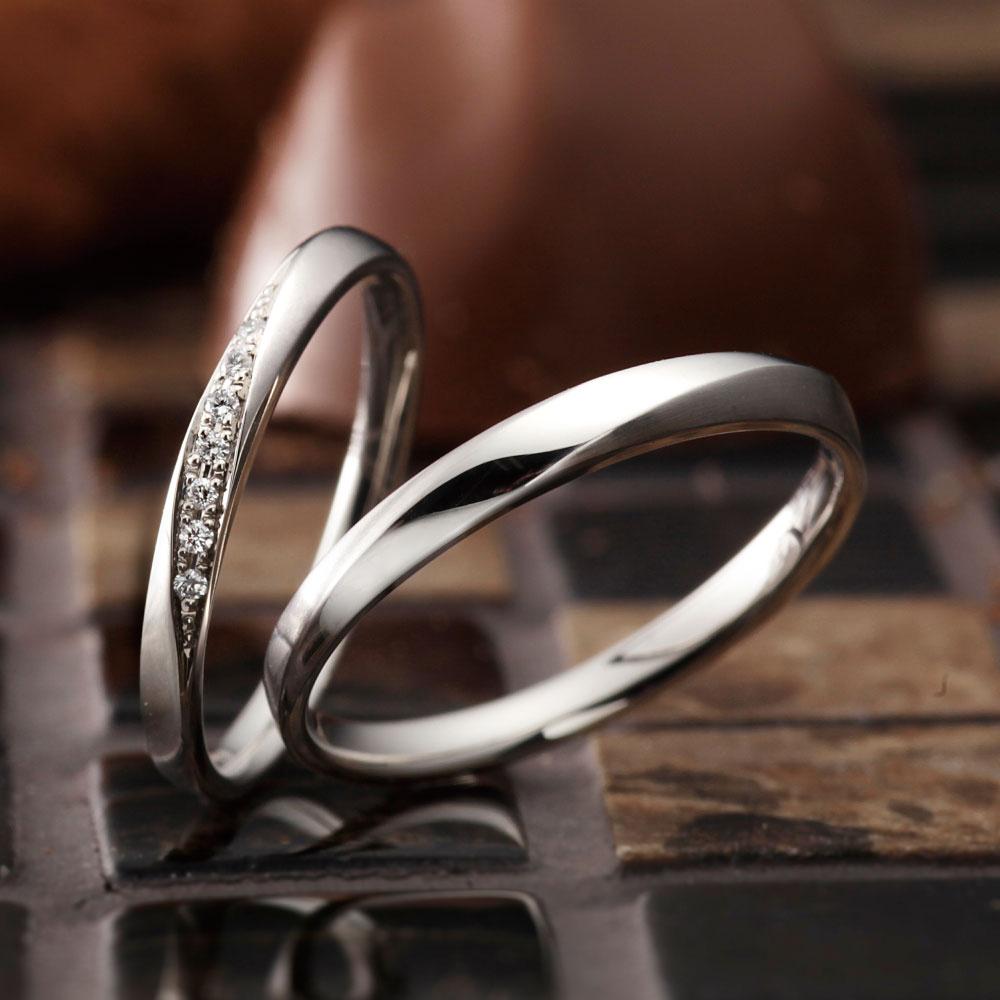 "simple and standard wedding ring （wedding band,marriage ring）from the Aglobe japan's paveochocolat collection.
Platinum900 wedding ring （wedding band,marriage ring） with luxury and European texture.
Rings with surface treatment."
